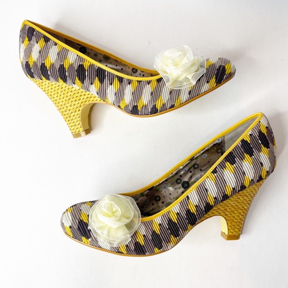 NWOB Poetic Licence Picnic Ready Yellow and Gray Embellished Heel - Picture 12 of 12